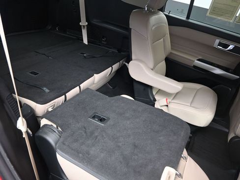 Used 2021 Ford Explorer XLT w/ Equipment Group 202A image 27