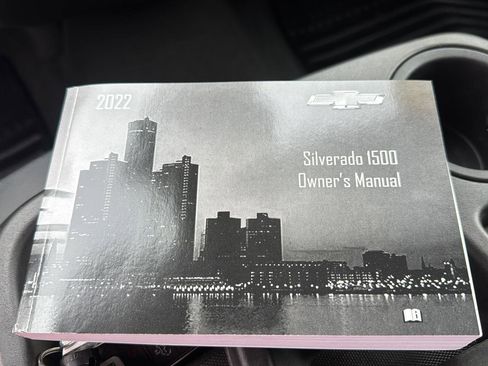 Used 2022 Chevrolet Silverado 1500 LT image 27