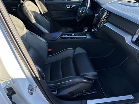 Used 2020 Volvo V60 T6 R-Design w/ Advanced Package image 14
