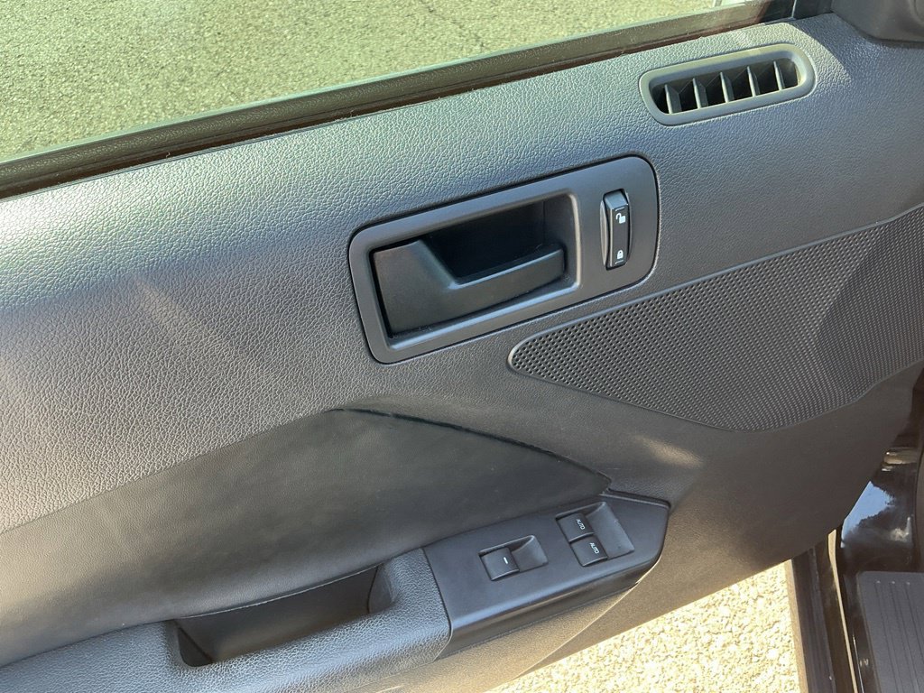 Used 2013 Ford Mustang GT RWD image 18