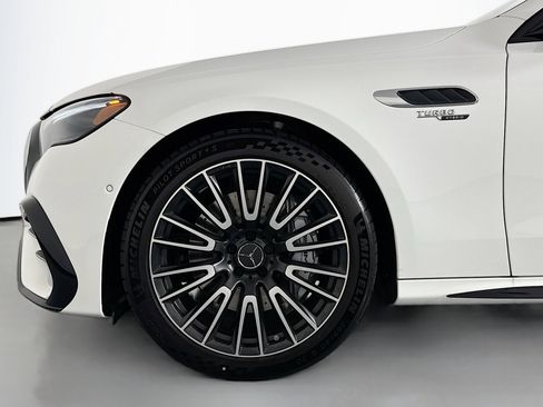 New 2026 Mercedes-Benz E 53 AMG e 4MATIC Sedan image 9