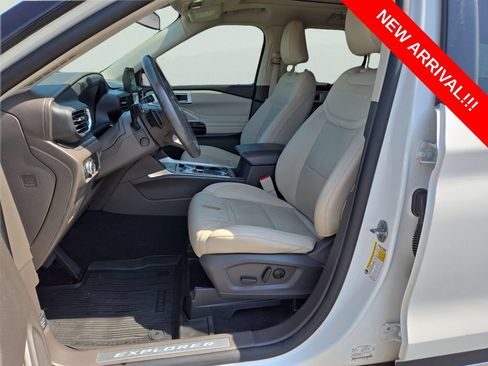 Used 2021 Ford Explorer Platinum w/ Equipment Group 601A AWD/4WD image 17