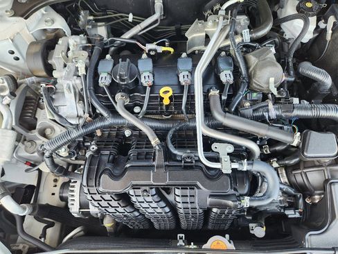 Used 2025 Nissan Altima 2.5 SV image 30