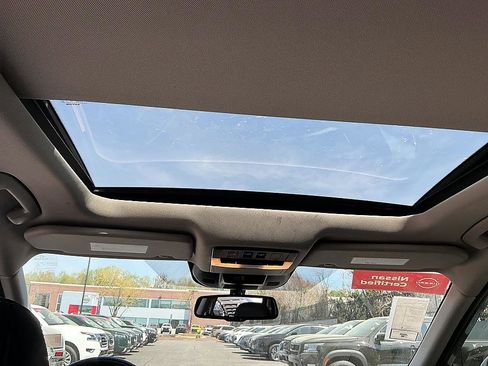 Certified 2023 Nissan Rogue SL image 25