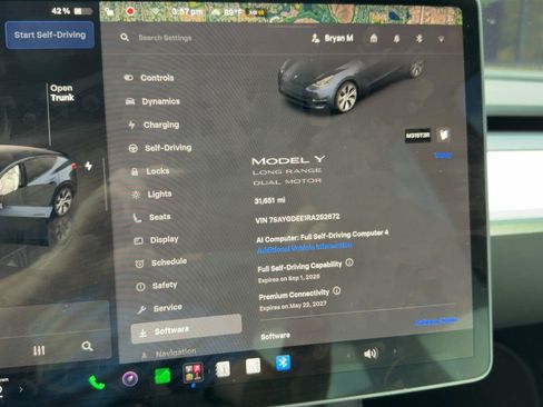 Used 2024 Tesla Model Y Long Range AWD/4WD image 6