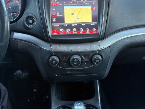 Used 2015 Dodge Journey Crossroad w/ Flexible Seating Group image 16