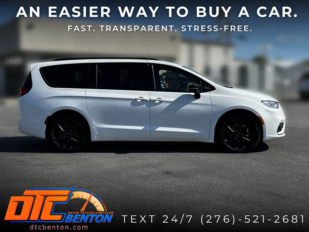 Used 2025 Chrysler Pacifica Limited FWD image 4