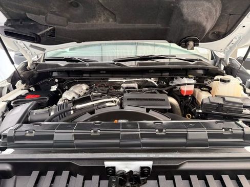 Used 2024 GMC Sierra 3500 SLT w/ SLT Premium Package image 10