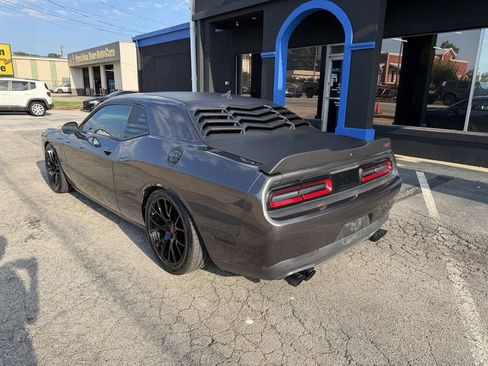 Used 2016 Dodge Challenger SRT w/ Technology Group RWD image 17