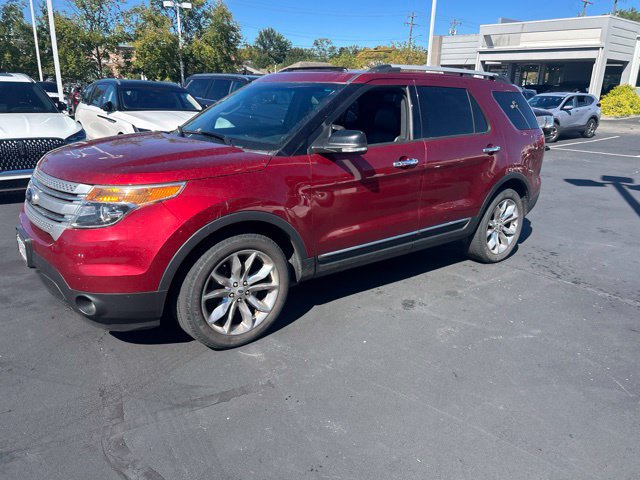 Used 2015 Ford Explorer XLT w/ Equipment Group 202A AWD/4WD image 2
