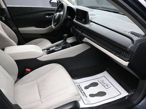 Used 2025 Honda Accord LX image 25