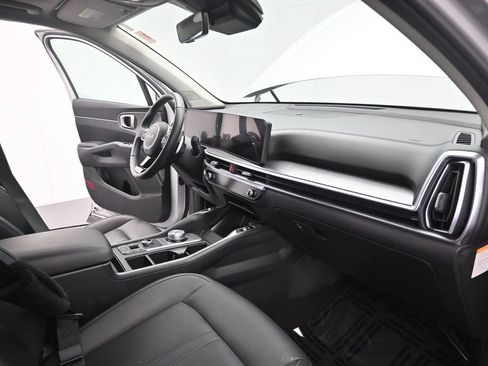 Certified 2025 Kia Sorento EX w/ EX Panoramic Sunroof Package AWD/4WD image 23