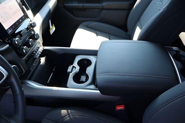 New 2026 RAM 1500 Express AWD/4WD image 23