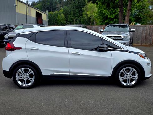 Used 2021 Chevrolet Bolt LT FWD image 10