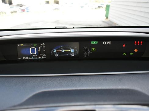 Used 2022 Toyota Prius LE FWD image 17