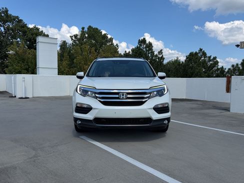 Used 2017 Honda Pilot Elite image 6