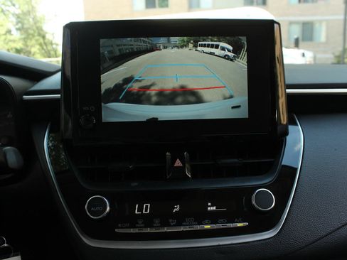 Used 2023 Toyota Corolla LE FWD image 33