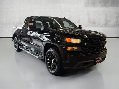 Used 2019 Chevrolet Silverado 1500 Custom w/ Custom Max Trailering Package image 3