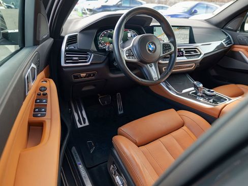 Used 2022 BMW X5 M50i w/ Executive Package image 17