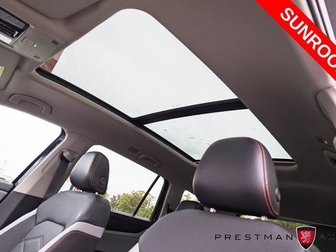 Used 2024 Volkswagen Atlas Peak Edition SEL AWD/4WD image 5