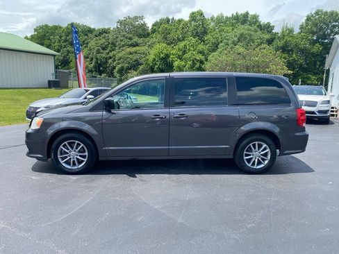 Used 2019 Dodge Grand Caravan SE FWD image 8