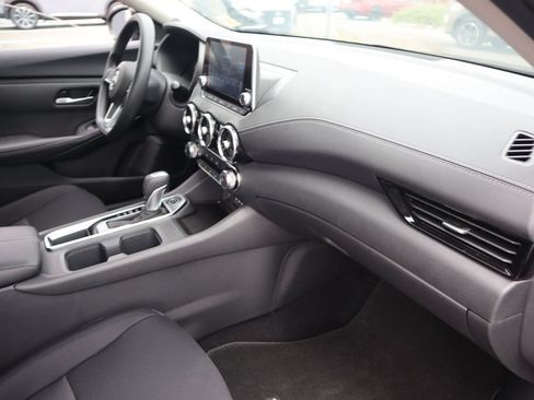 Certified 2025 Nissan Sentra SV FWD image 17