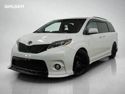 Used 2017 Toyota Sienna SE Premium