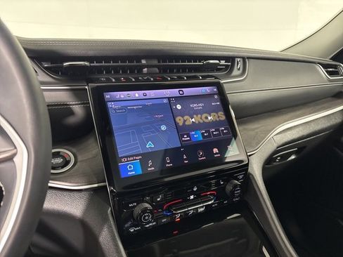 Certified 2023 Jeep Grand Cherokee L Limited w/ Trailer Tow Group (B) image 18