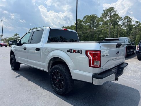 Used 2017 Ford F150 XLT AWD/4WD image 6