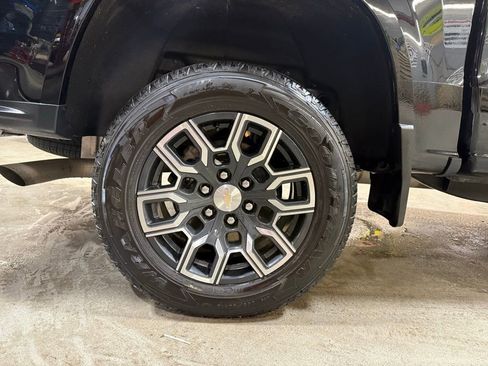 Used 2023 Chevrolet Colorado LT w/ LT Convenience Package II image 34