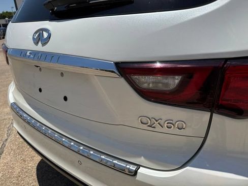 Used 2020 INFINITI QX60 Luxe w/ Sensory Package FWD image 6