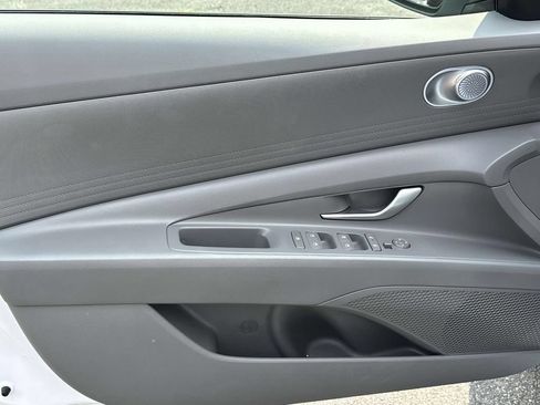 Used 2024 Hyundai Elantra SEL FWD image 23