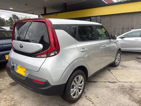 Used 2020 Kia Soul LX image 5
