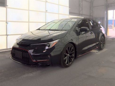 Used 2025 Toyota Corolla SE FWD image 6