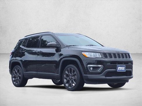 Used 2021 Jeep Compass Latitude w/ Sun and Sound Group AWD/4WD image 3
