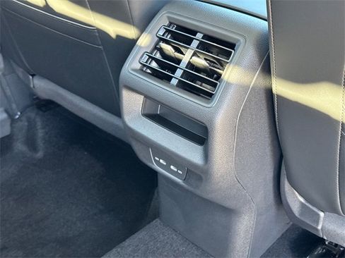 New 2026 Volkswagen Tiguan SE image 24