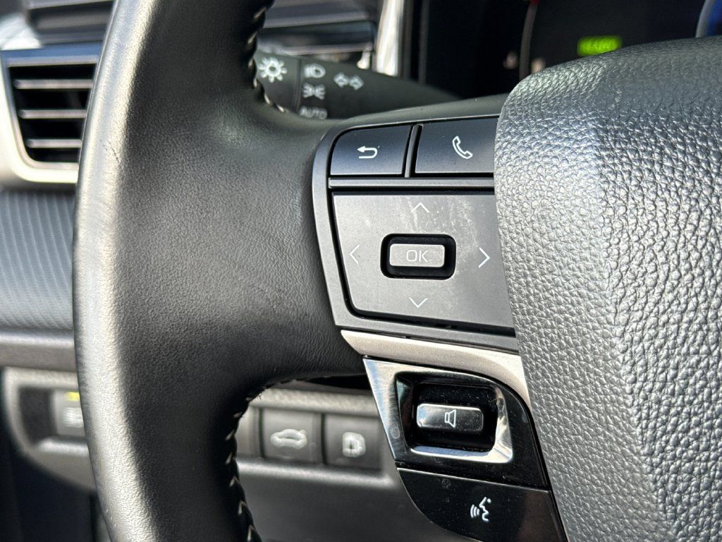 Used 2025 Toyota Camry SE FWD image 22