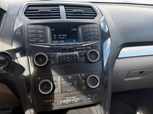 Used 2018 Ford Explorer FWD image 11