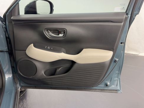 Certified 2025 Honda HR-V LX image 24