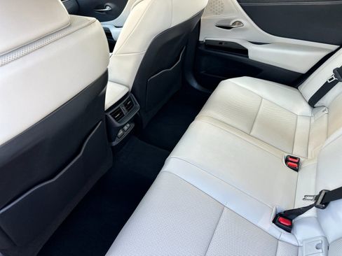 Used 2025 Lexus ES 300h w/ Premium Package image 13