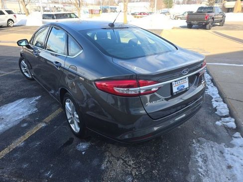 Used 2018 Ford Fusion SE w/ Fusion SE Technology Package image 6