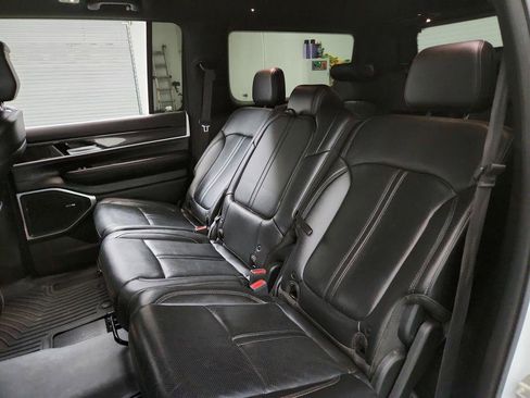 Used 2023 Jeep Wagoneer 4WD image 24