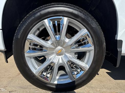 Used 2026 Chevrolet Silverado 1500 High Country AWD/4WD image 16