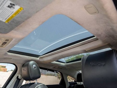 Used 2015 Jaguar XJ L Portfolio RWD image 11
