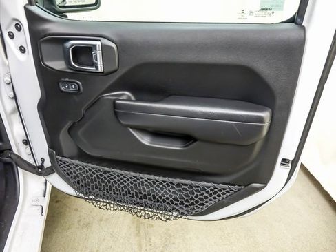 Used 2023 Jeep Gladiator Sport image 25