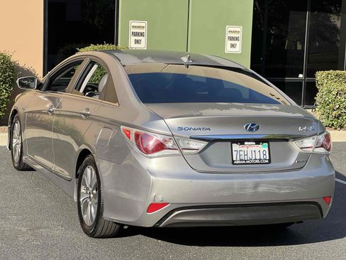 Used 2013 Hyundai Sonata Limited FWD image 2