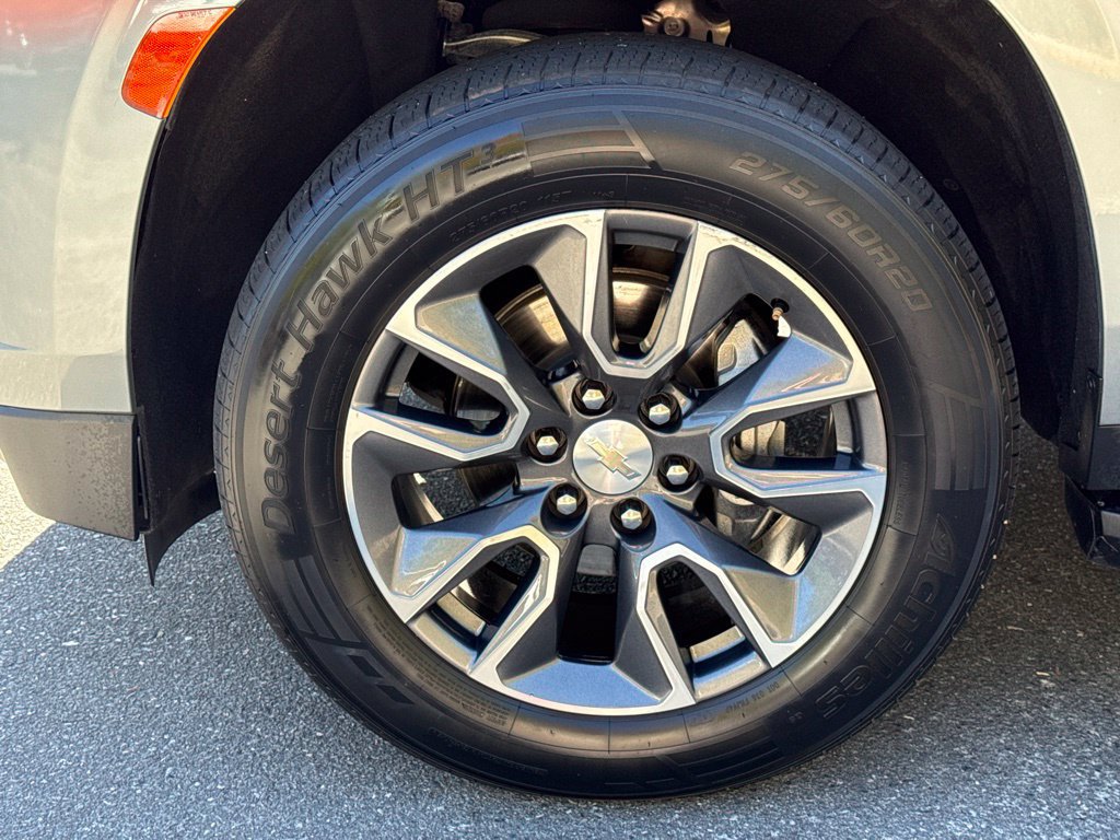 Used 2023 Chevrolet Tahoe LT w/ Luxury Package RWD image 14
