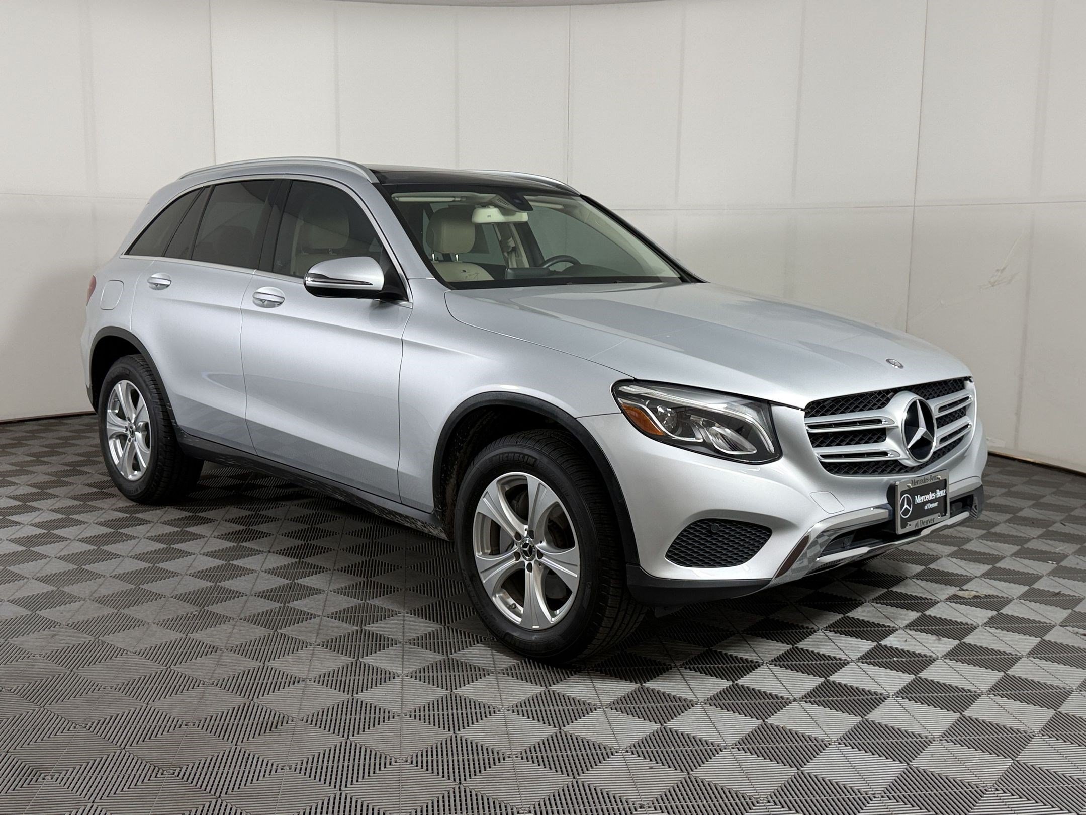 Used 2017 Mercedes-Benz GLC 300 4MATIC image 7