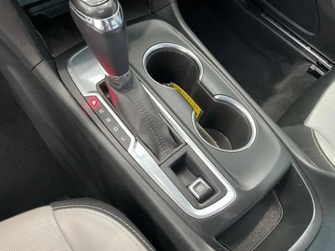 Used 2019 Chevrolet Equinox Premier FWD image 11