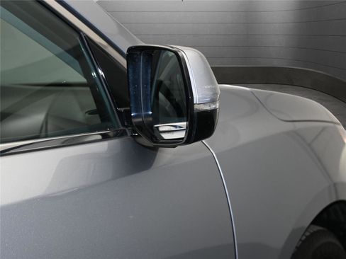 Used 2018 Acura MDX BASE image 18